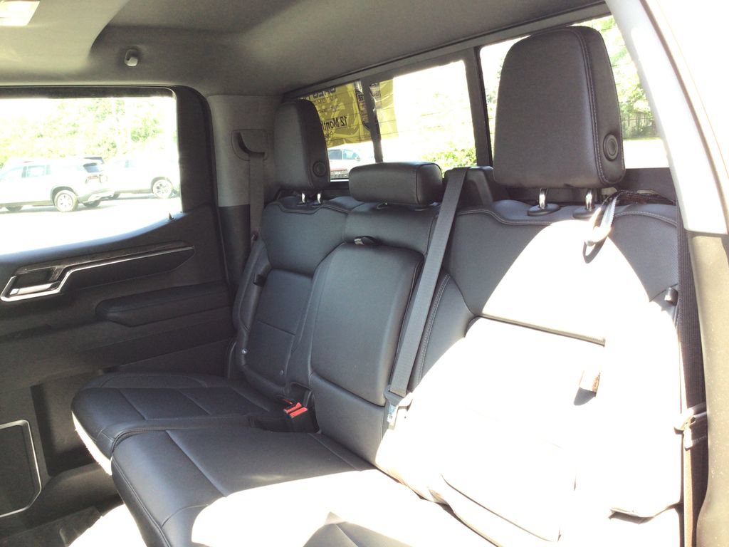 Used 2023 Chevrolet Silverado 1500 LTZ w/ Technology Package AWD/4WD image 34
