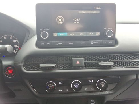 Used 2023 Honda HR-V LX image 15