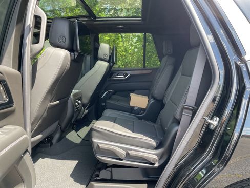 New 2026 GMC Yukon Denali w/ Denali Reserve Package AWD/4WD image 35