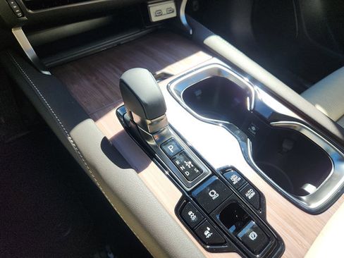 New 2025 Lexus RX 450h AWD w/ Luxury Package image 11