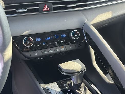 Used 2022 Hyundai Elantra Blue image 20