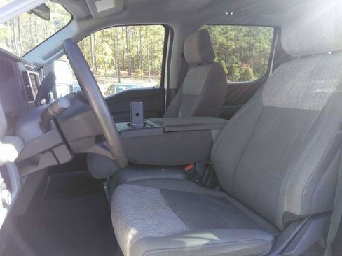 Used 2024 Ford F250 XLT image 3