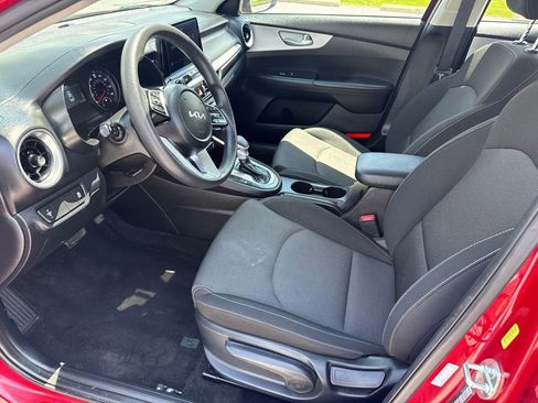 Used 2024 Kia Forte LXS FWD image 9