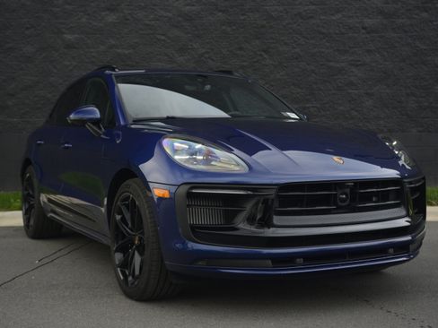 Certified 2024 Porsche Macan GTS w/ Premium Plus Package image 9