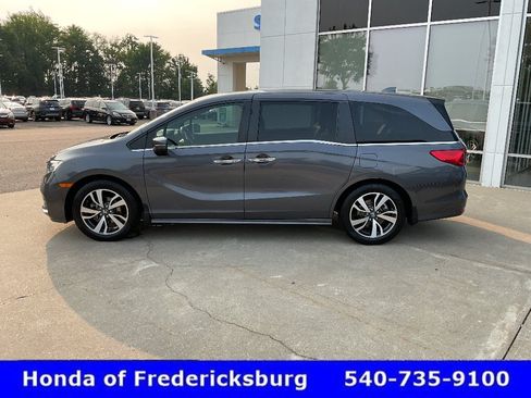 Certified 2021 Honda Odyssey Touring image 3
