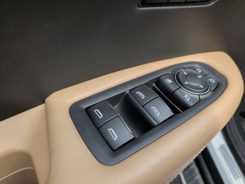 Used 2023 Cadillac XT6 Premium Luxury w/ Platinum Package FWD image 30