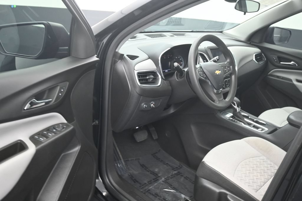 Used 2024 Chevrolet Equinox LS w/ Driver Confidence II Package FWD image 10