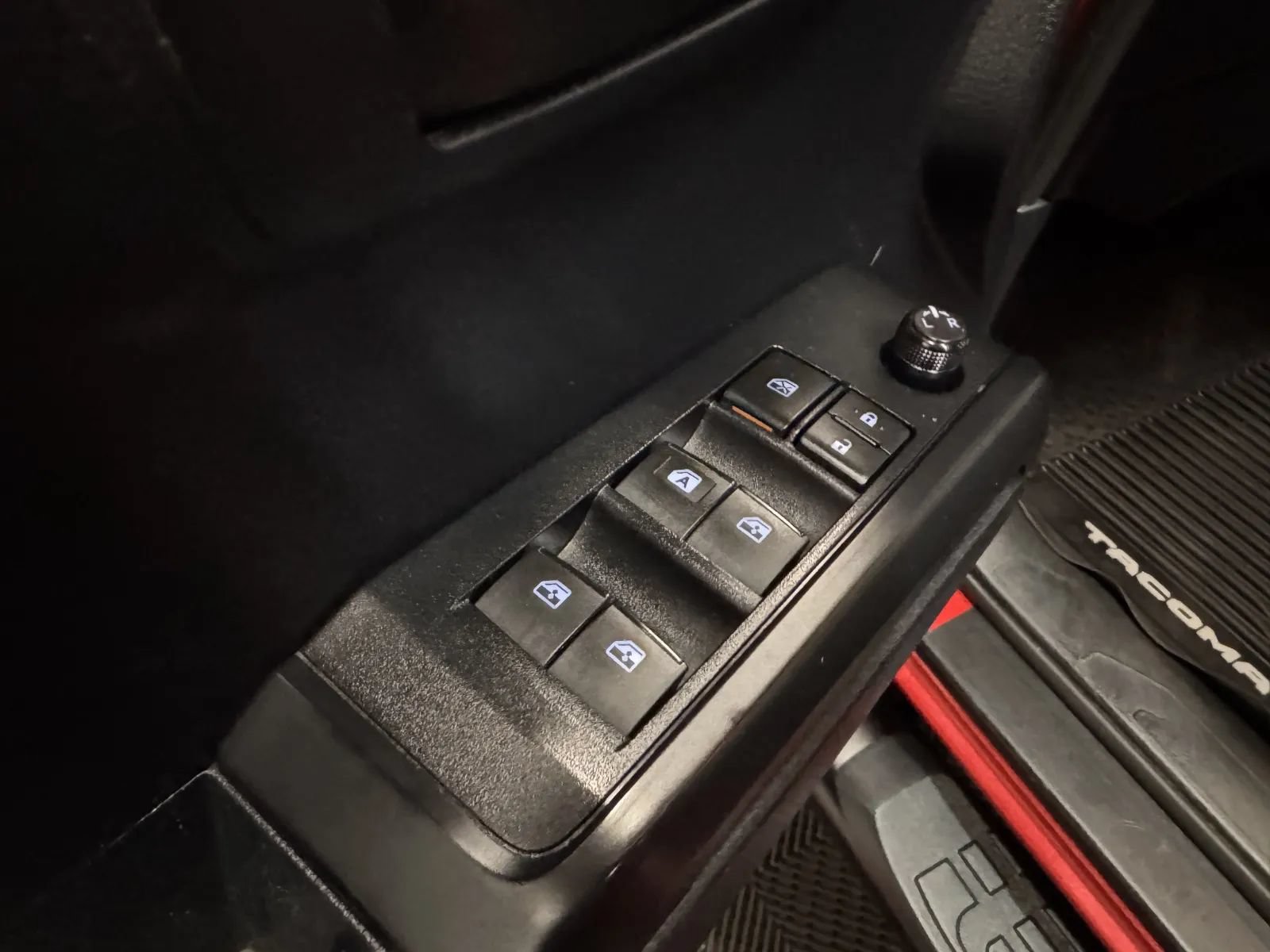 Used 2019 Toyota Tacoma SR w/ SR Convenience Package AWD/4WD image 27