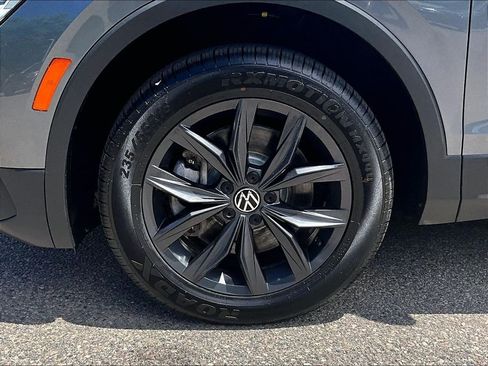Used 2024 Volkswagen Tiguan SE AWD/4WD image 7