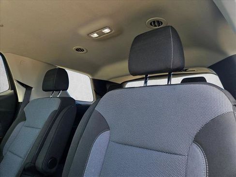 Used 2020 Chevrolet Traverse LT FWD image 11