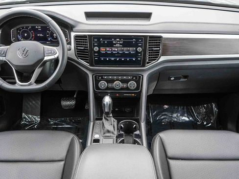 Certified 2023 Volkswagen Atlas SE FWD image 11