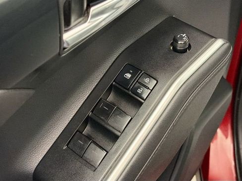 Used 2020 Toyota Highlander XLE AWD/4WD image 17