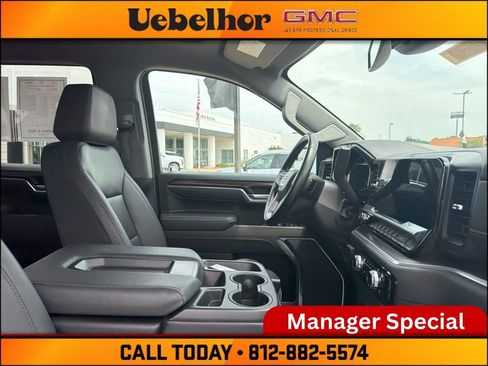 Used 2025 GMC Sierra 1500 SLT AWD/4WD image 2