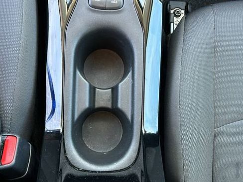 Used 2022 Toyota Corolla LE w/ Carpet Mat Package (TMS) image 21