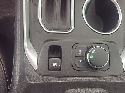 Used 2020 Chevrolet Traverse RS FWD image 15