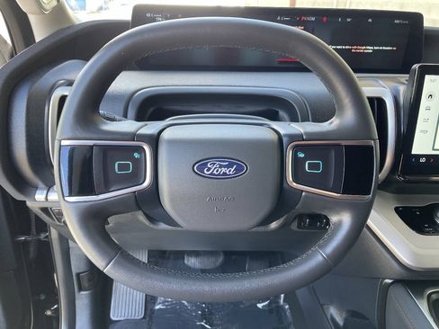 Used 2025 Ford Expedition Active AWD/4WD image 10