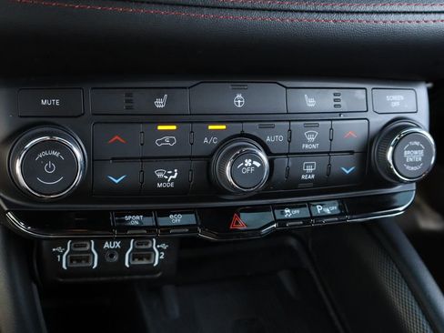 Used 2021 Dodge Durango R/T w/ Blacktop Package AWD/4WD image 17
