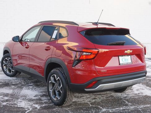 New 2026 Chevrolet Trax LT image 7