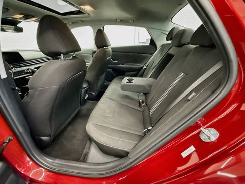 Used 2025 Hyundai Elantra SEL FWD image 27