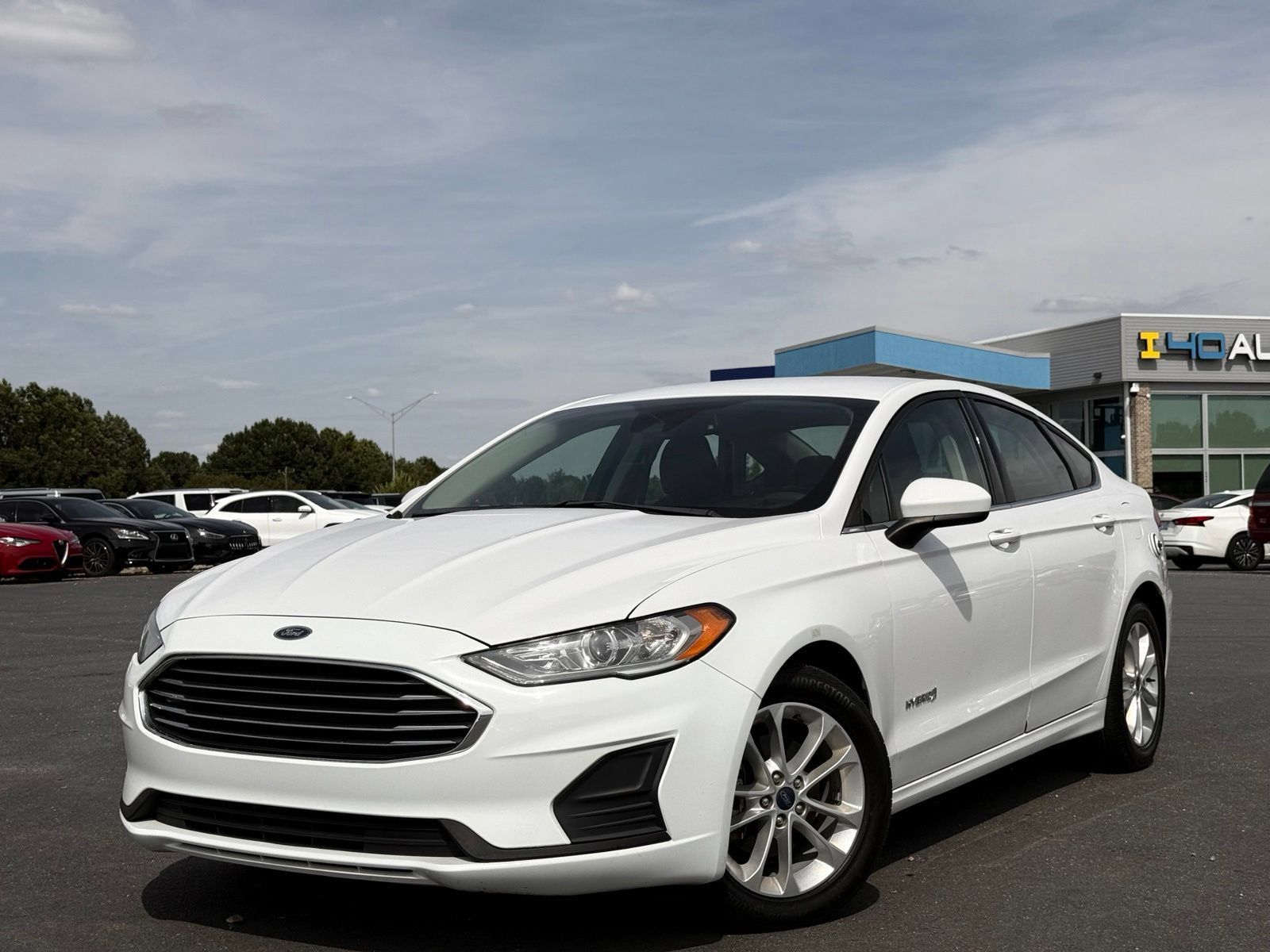 Used 2019 Ford Fusion SE FWD image 1