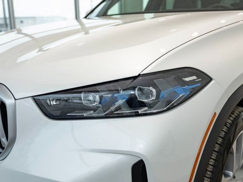New 2026 BMW X5 xDrive50e w/ Premium Package image 8