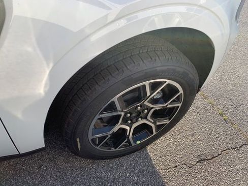 New 2026 Ford Maverick Lariat AWD/4WD image 9