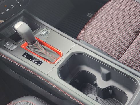 New 2026 Nissan Kicks SR FWD image 18
