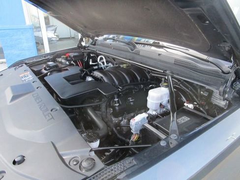 Used 2020 Chevrolet Suburban Premier image 9