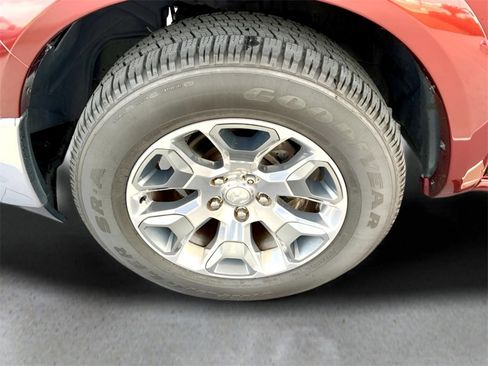 Used 2019 RAM 1500 Laramie w/ Convenience Group image 11