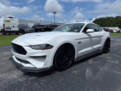 Used 2021 Ford Mustang GT Premium w/ GT Performance Package RWD image 4