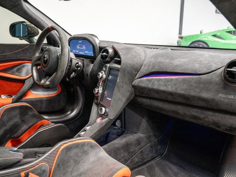 Used 2021 McLaren 765LT image 13