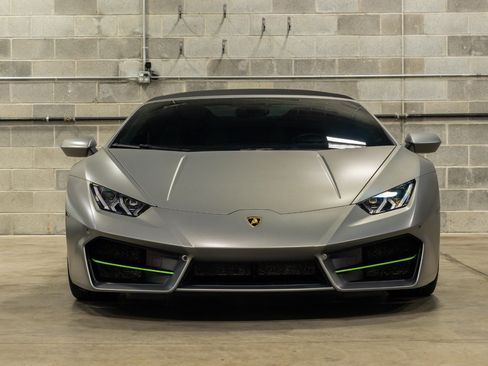 Used 2017 Lamborghini Huracan LP 580-2 RWD image 4
