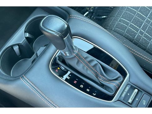 Used 2025 Honda HR-V Sport image 31