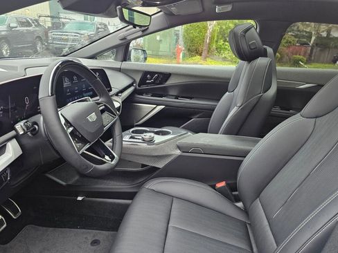 New 2026 Cadillac Optiq Luxury 2 image 24