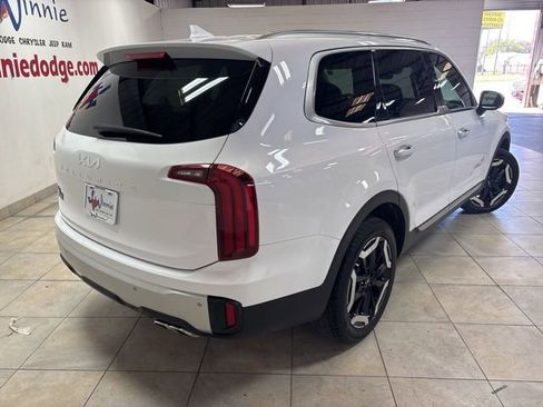 Used 2024 Kia Telluride S FWD image 5