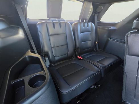 Used 2017 Ford Explorer Limited image 15