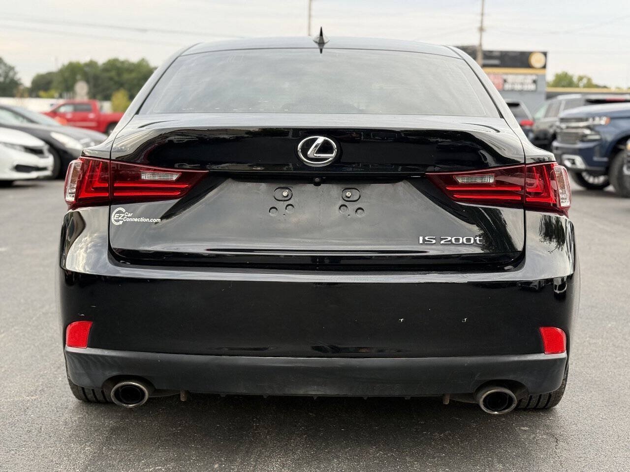 Used 2016 Lexus IS 200t RWD image 4