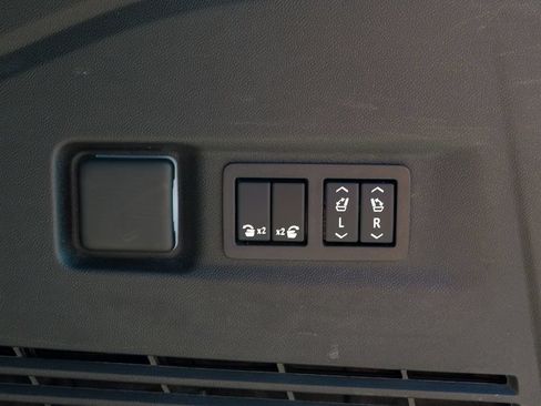 Used 2024 GMC Yukon XL SLT w/ SLT Premium Package AWD/4WD image 62