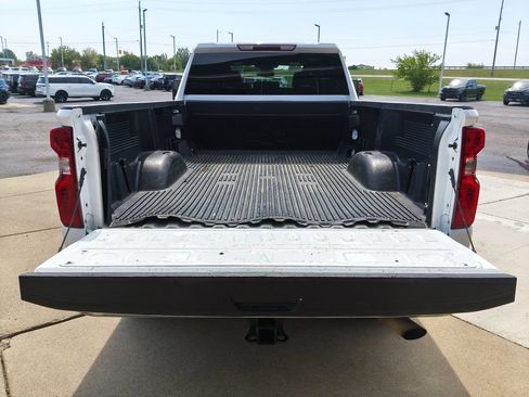 Used 2024 Chevrolet Silverado 2500 LT AWD/4WD image 11