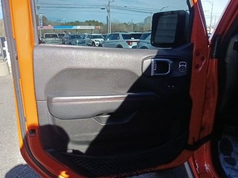 Used 2020 Jeep Gladiator Rubicon image 11