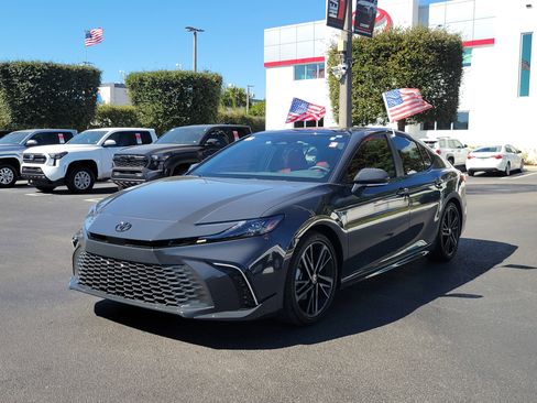 Used 2025 Toyota Camry XSE image 6