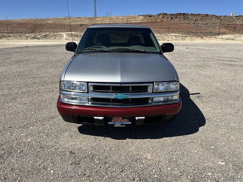 Used 2003 Chevrolet S10 Pickup LS w/ LS Preferred Equipment Group image 8