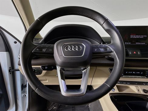 Used 2023 Audi Q5 2.0T Premium w/ Convenience Package image 11