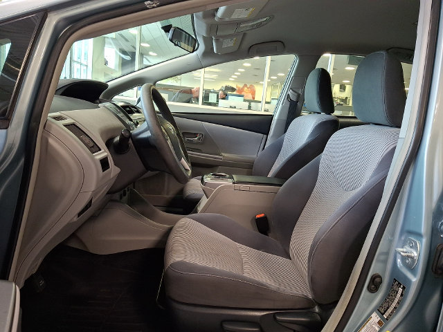 Used 2017 Toyota Prius V Two w/ Carpet Mat Package FWD image 14