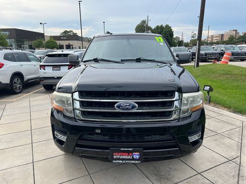 Used 2017 Ford Expedition XLT w/ Equipment Group 202A RWD image 2