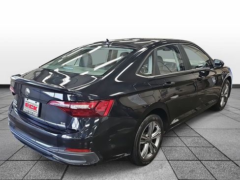 Used 2024 Volkswagen Jetta SE image 5