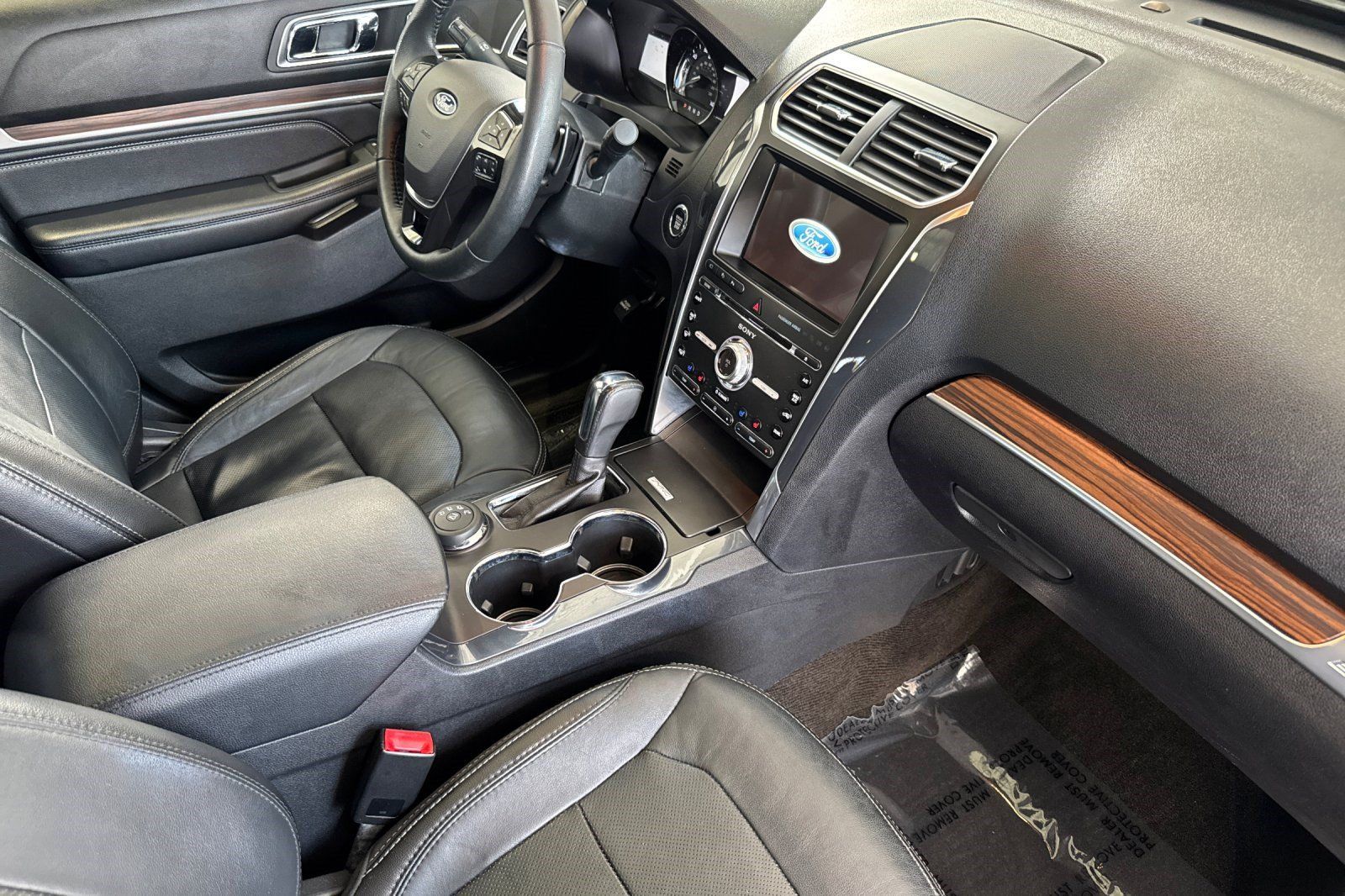 Used 2017 Ford Explorer Limited w/ Equipment Group 301A AWD/4WD image 21