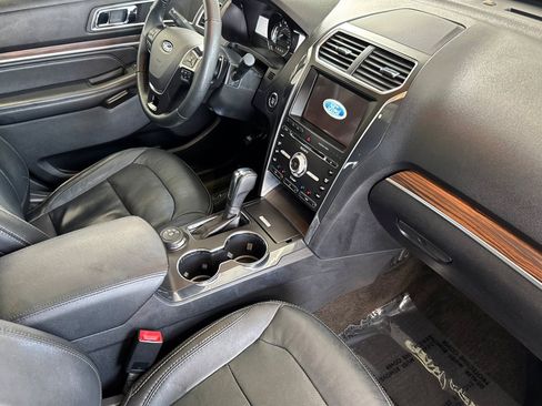 Used 2017 Ford Explorer Limited w/ Equipment Group 301A AWD/4WD image 21