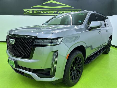 Used 2023 Cadillac Escalade ESV Sport w/ LPO, ONYX Package AWD/4WD image 5