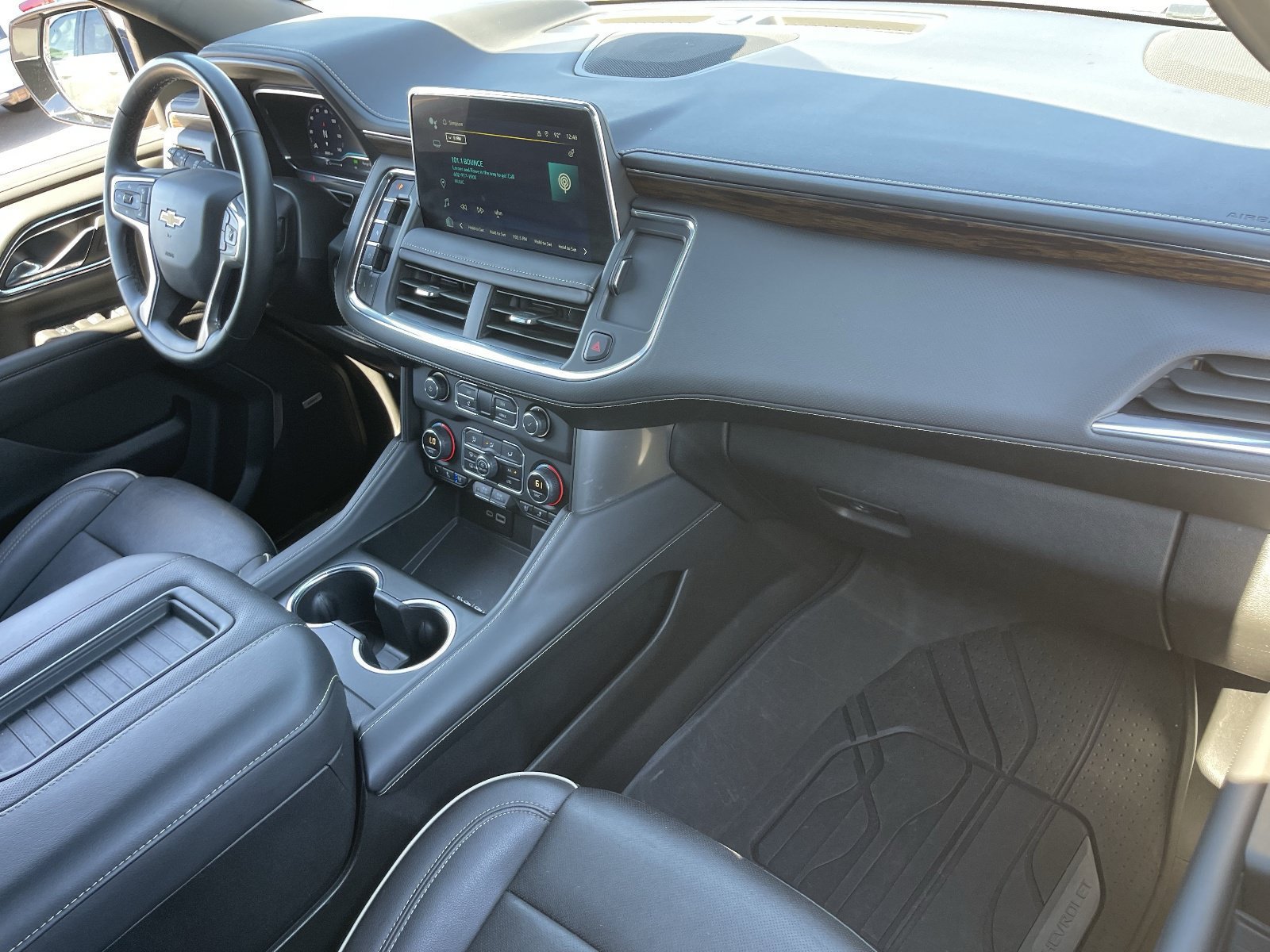 Used 2024 Chevrolet Tahoe Premier w/ Premium Package AWD/4WD image 14